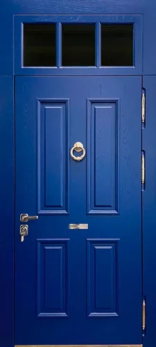 Синяя дверь с верхней вставкой в английском стиле №60