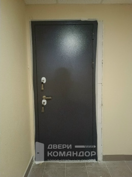 Входная дверь Сибирь Термо  графит букле / лиственница с наращиванием проёма