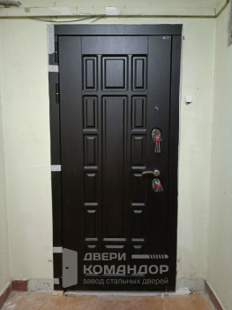 Входная дверь New York  венге зеркало максимум Лабиринт с расширением проёма по трём сторонам (Типовая серия П44)